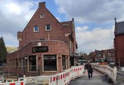Restaurant La Serre von der Umflutbrücke Neustraße her gesehen.
