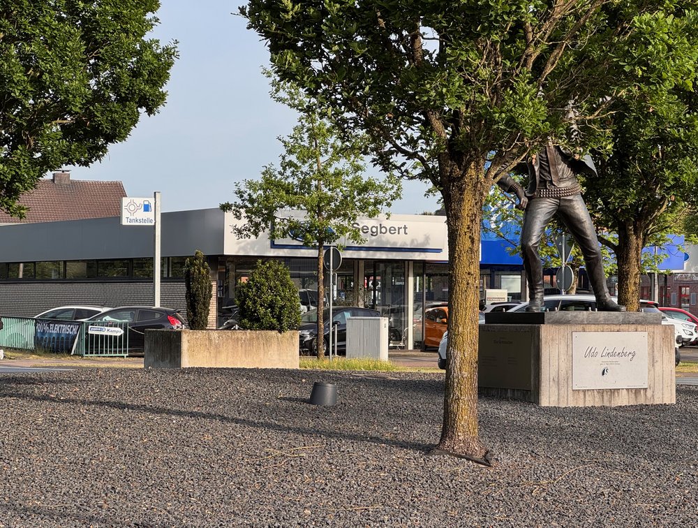 Schotterfläche auf dem Lindenberg-Kreisel